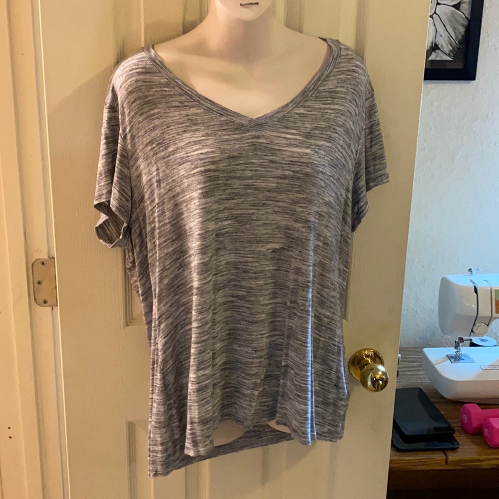 Women’s Apt. 9 Modern Essentials Vneck gray blouse